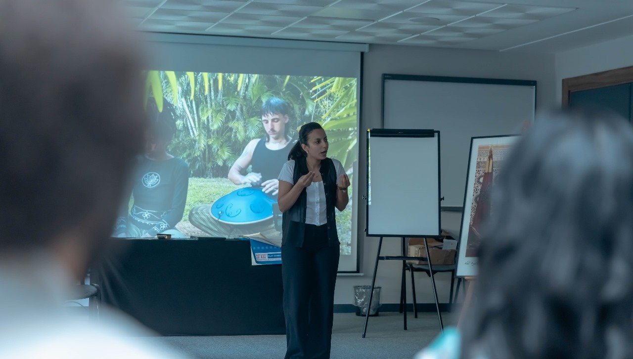 Animation d'un atelier psychoéducatif par Yasmine Ahajoui au Maroc